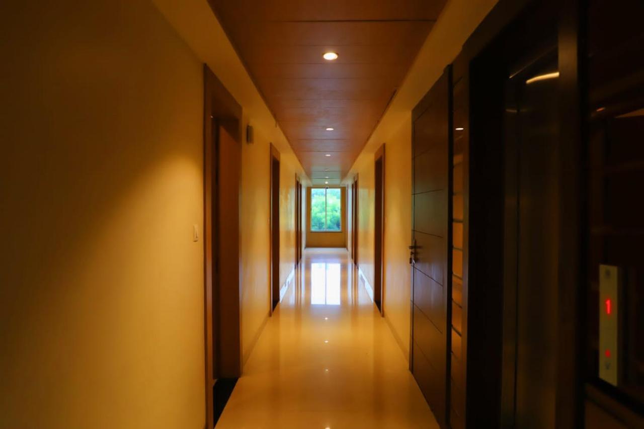 Ananda Castle Hotel Vrindāvan Exterior photo